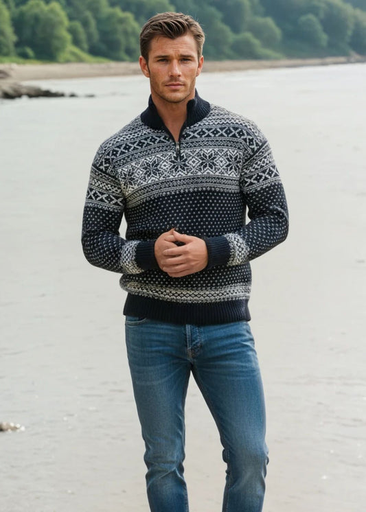 Wirvelvind Pullover av 100% ren ny ull, Mörkblå